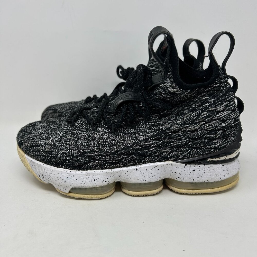 Nike LeBron 15 Ashes Gray White Black 922811-002 Size 6Y / Women Size 7.5